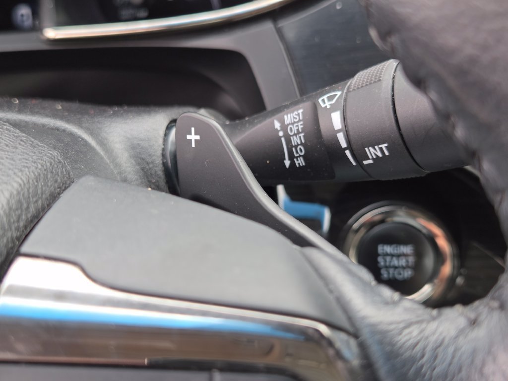 Used 2015 Cosmic Gray Mica Toyota XLE Premium image 17