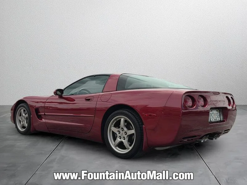 Used 2004 Magnetic Red Metallic CHEVROLET 2DR CPE image 3