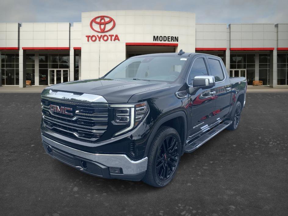 2023 GMC Sierra 4WD Crew Cab Short Box SLT's photo