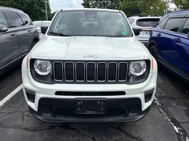 Used 2022 Alpine White Clearcoat Jeep Sport image 12