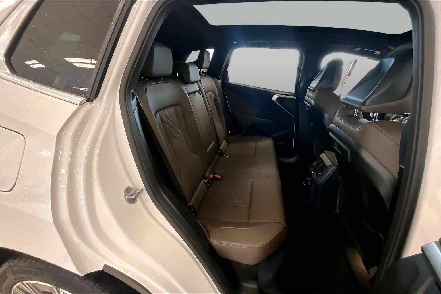 Used 2025 Mineral White Metallic BMW 30 xDrive image 19