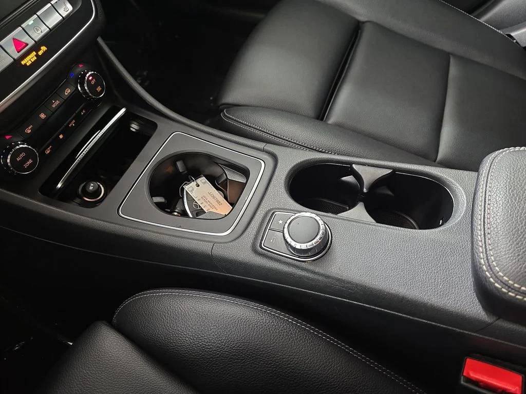 Used 2018 Gray Metallic Mercedes-Benz GLA 250 image 28