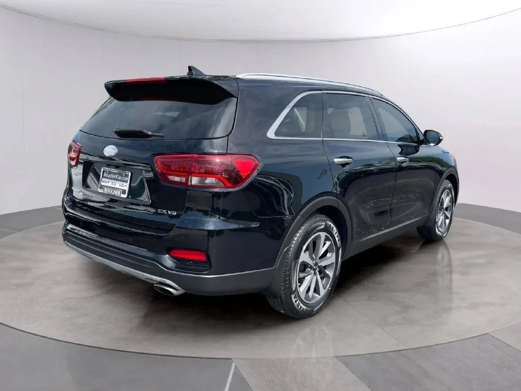 Used 2019 Ebony Black Kia EX image 5