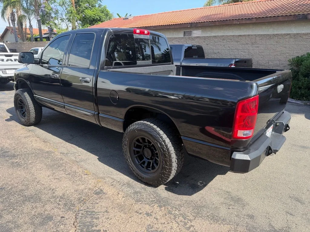 Used 2006 Black Dodge SLT image 9
