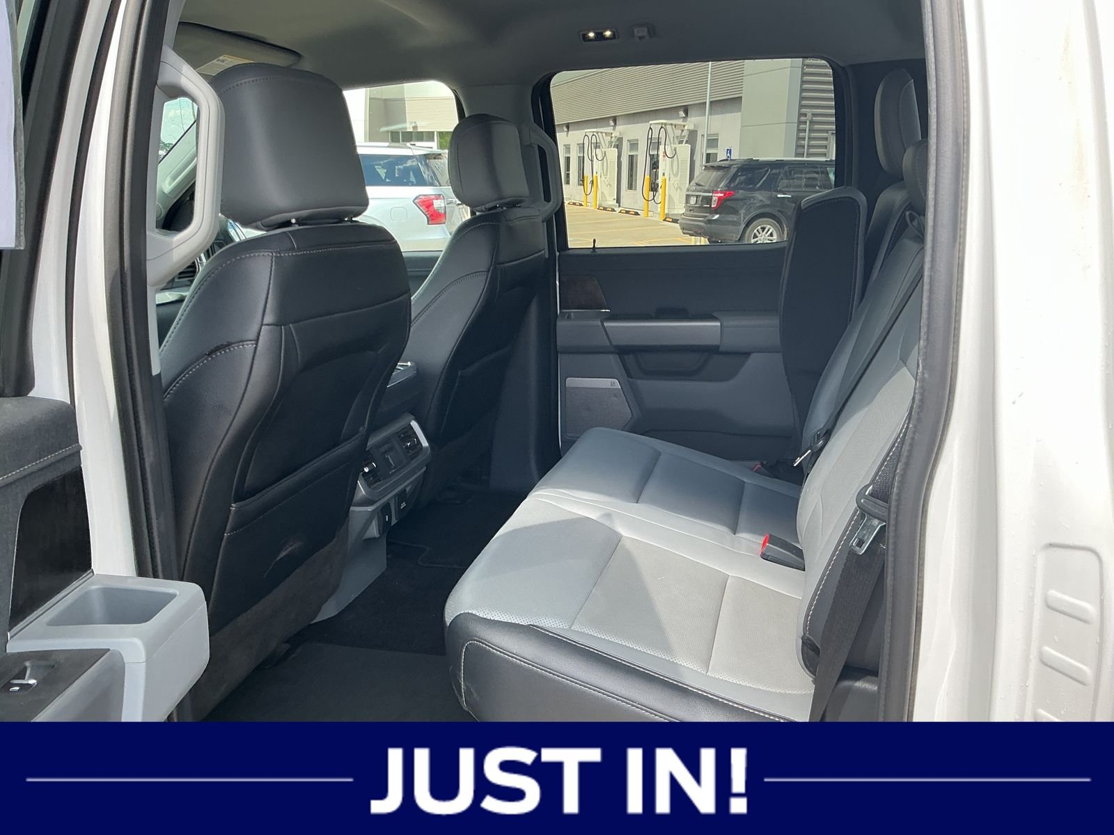 Used 2022 White Ford Lariat image 6