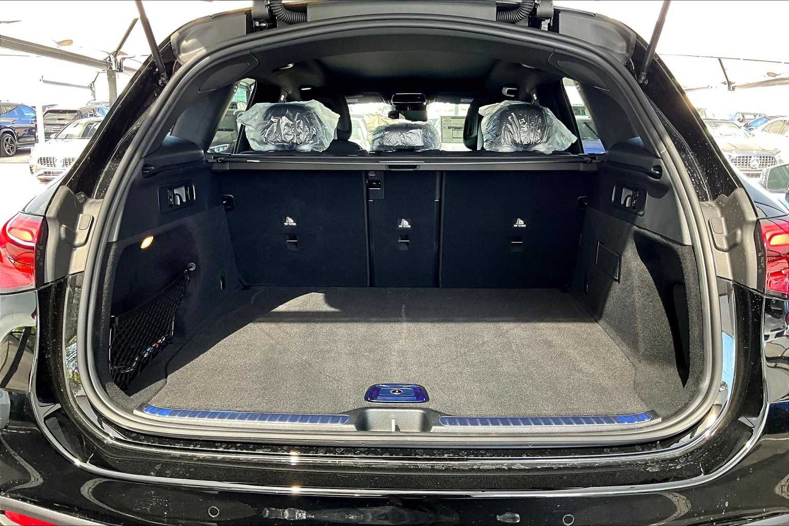 New 2026 Black Mercedes-Benz GLC 300 image 14
