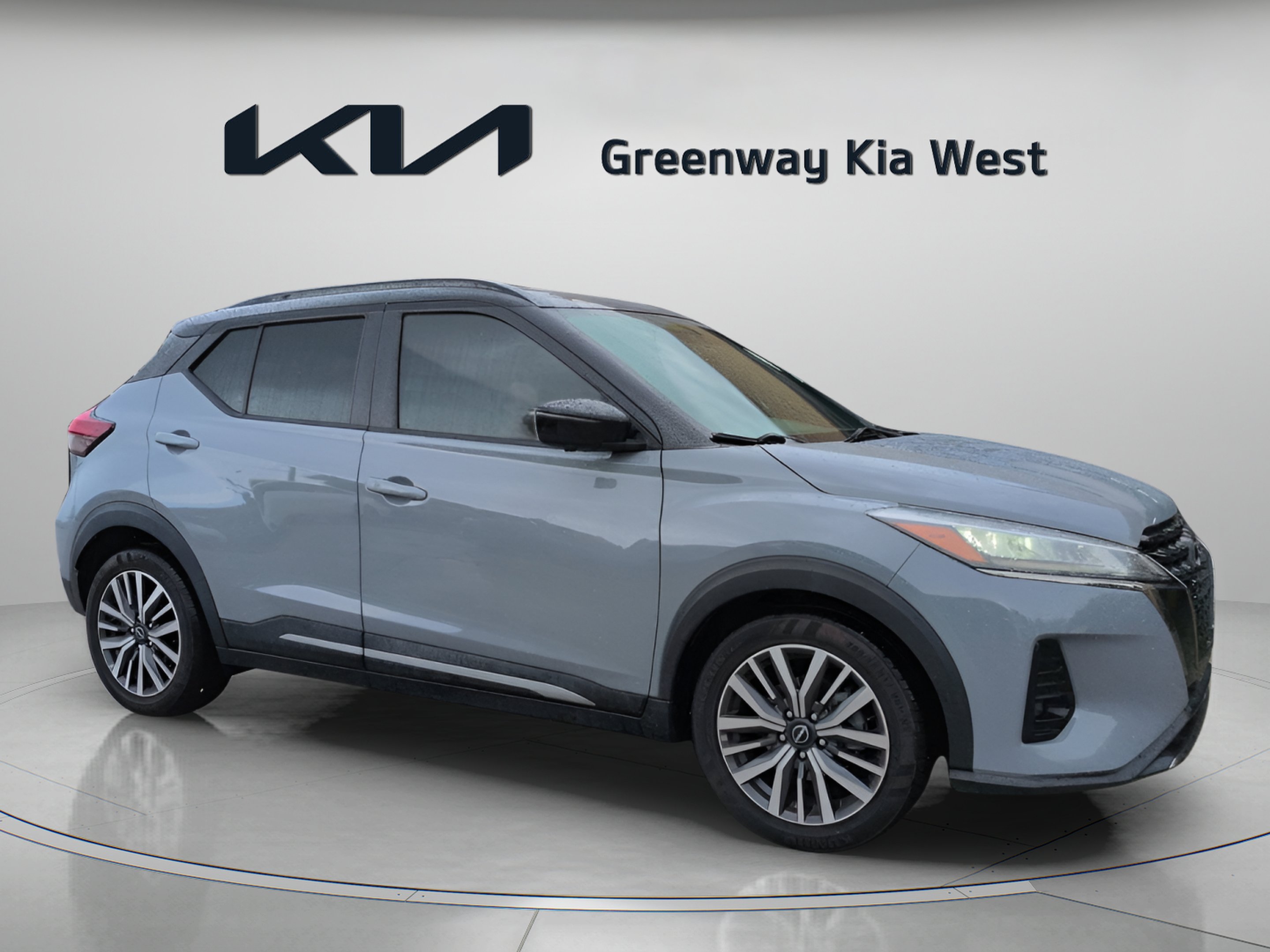 Used 2022 Boulder Gray Pearl Nissan SR image 2