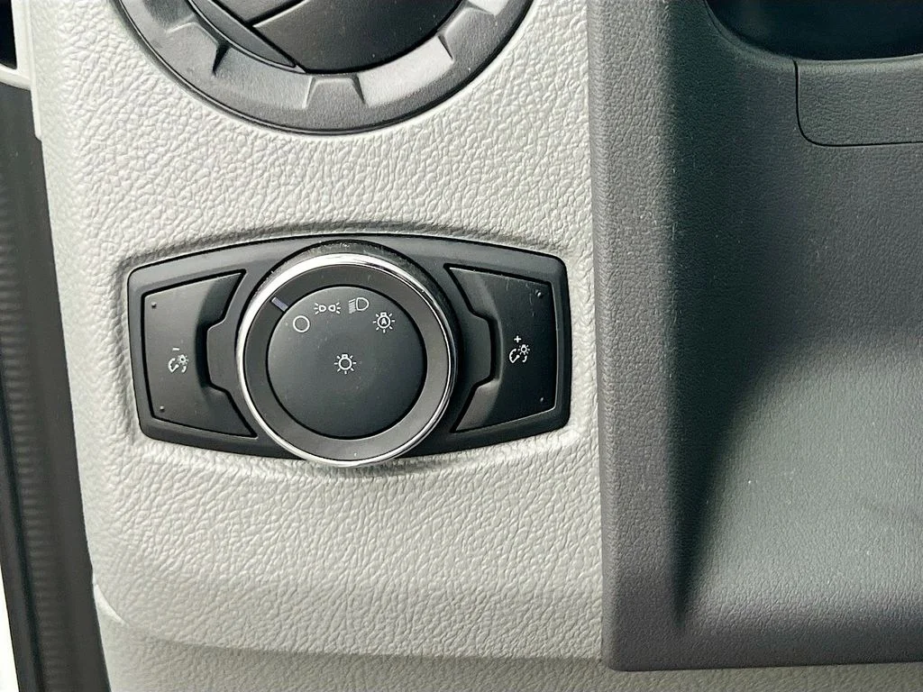 2025 Ford E-Series Cutaway Base - Photo 18