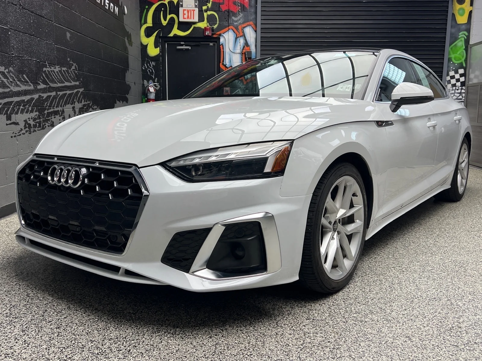 Used 2024 Glacier White Metallic (2y2y) Audi quattro S line Prem Plus 45 TFSI image 3