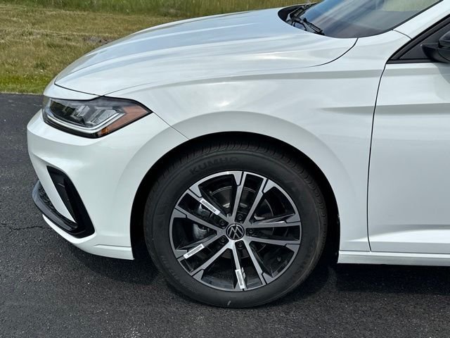 New 2026 Pure White Volkswagen 1.5T Sport image 7