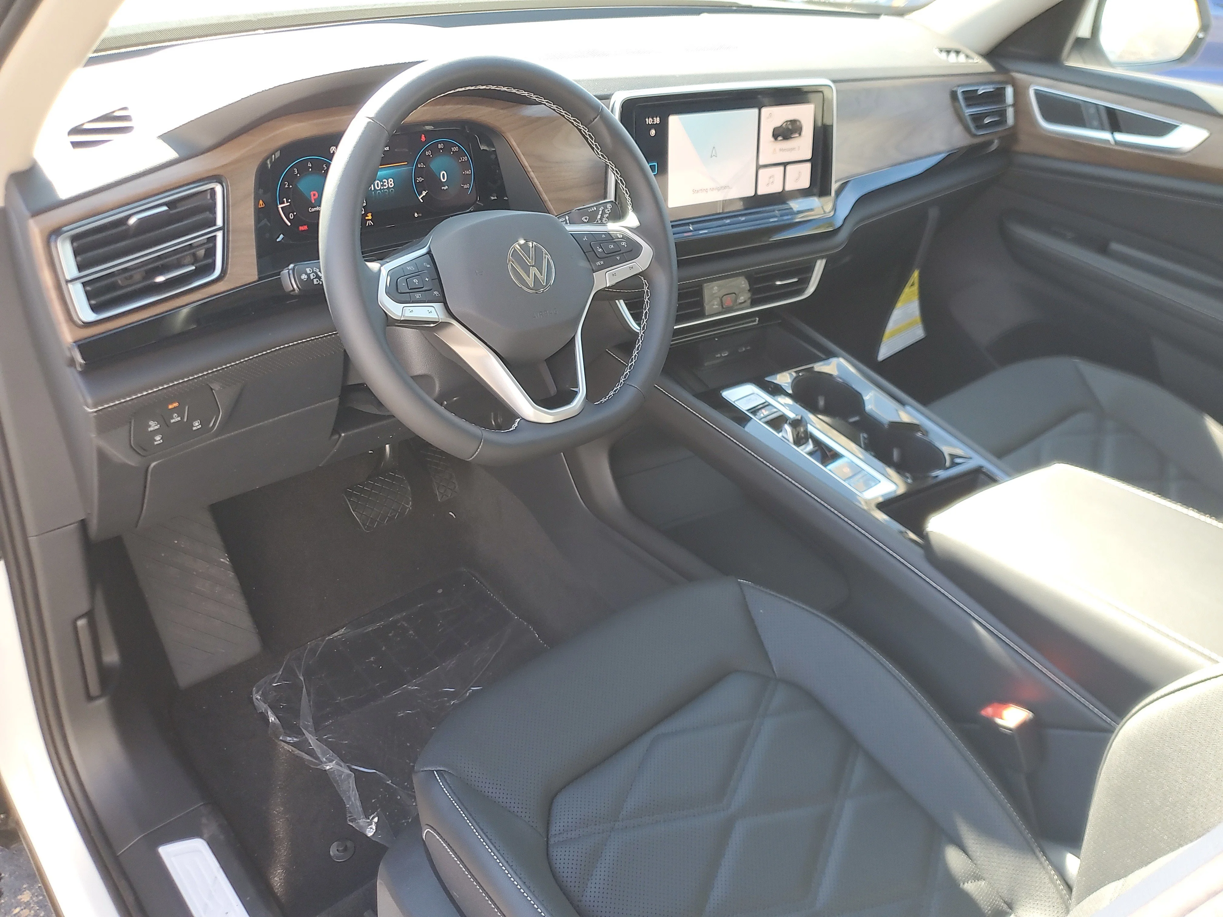 New 2026 White Volkswagen 2.0T SE w/Technology image 17