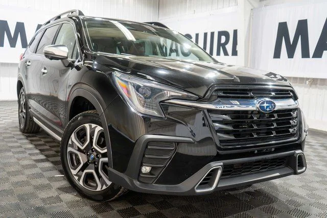 2023 Subaru Ascent Touring's photo