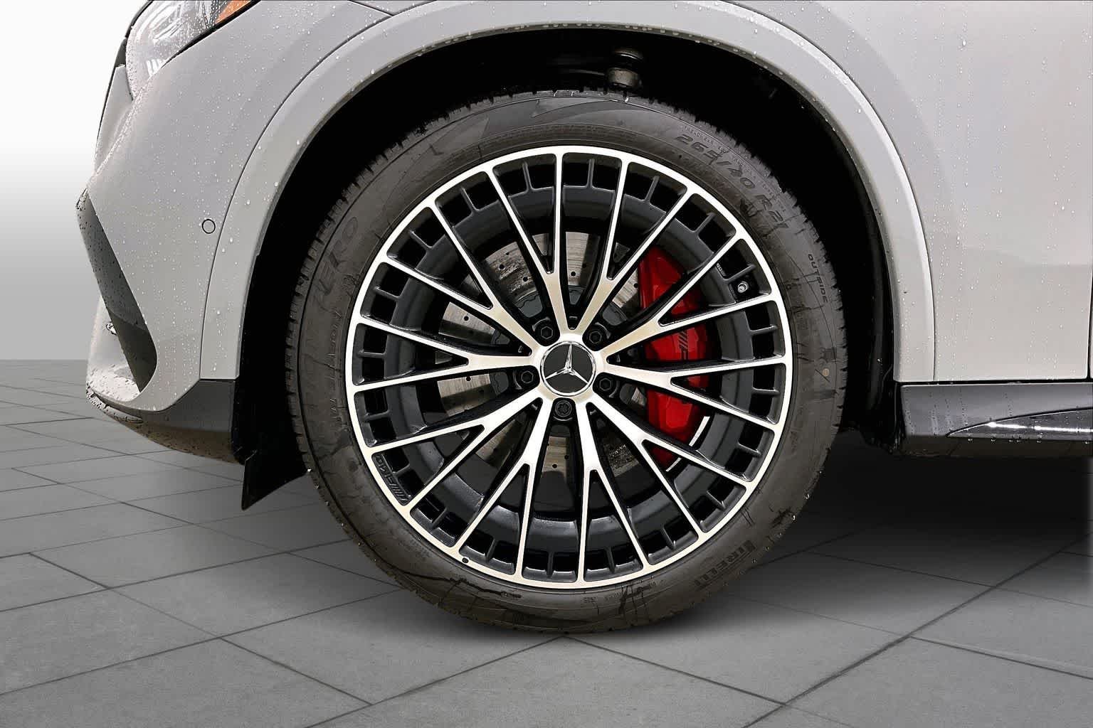 New 2026 MANUFAKTUR Alpine Grey Mercedes-Benz AMG® GLC 43 image 11