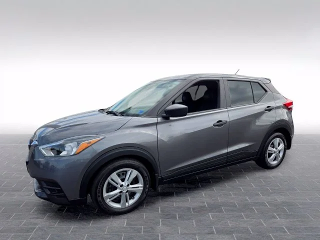 Used 2020 Gray Nissan S image 3