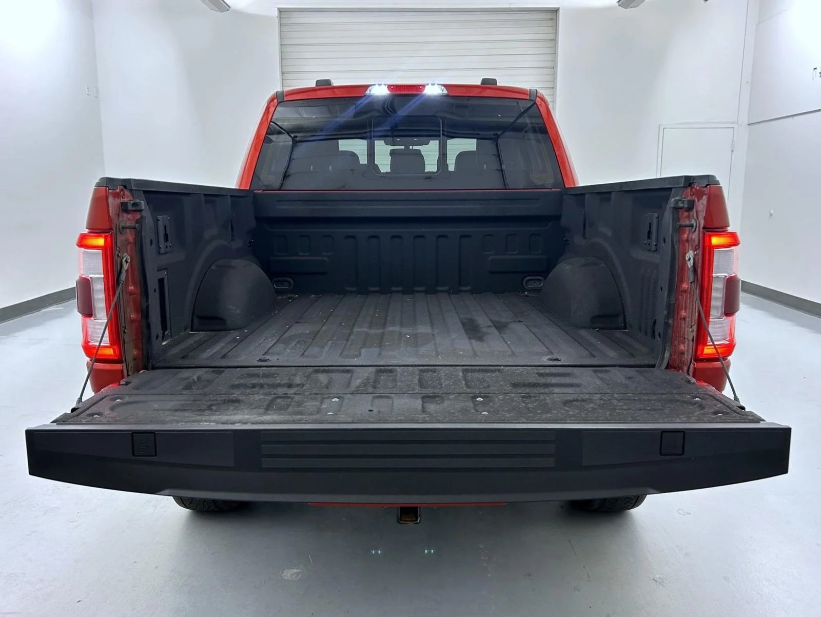 Used 2023 Red Ford Lariat image 22