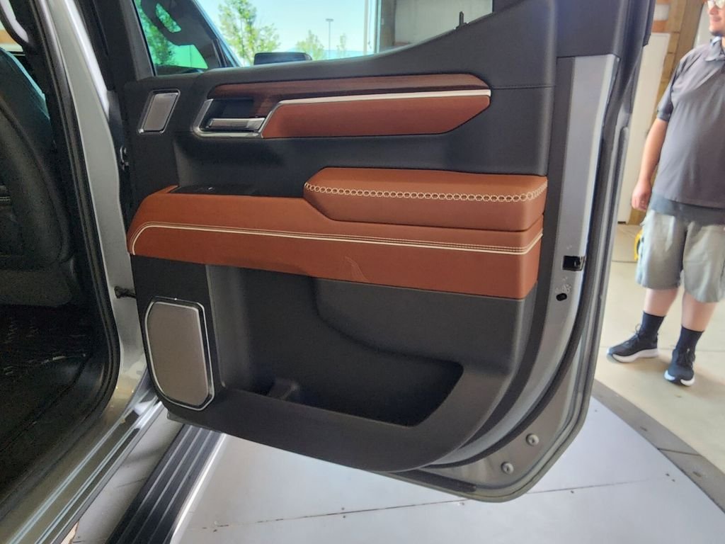 Used 2025 Silver GMC Denali Ultimate image 18