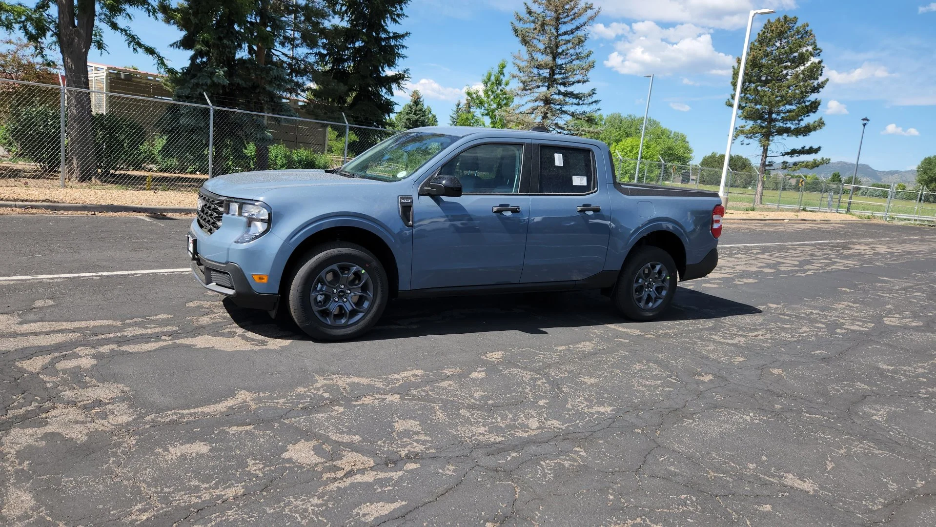 New 2026 Azure Gray Metallic Tri-Coat Ford XLT image 3