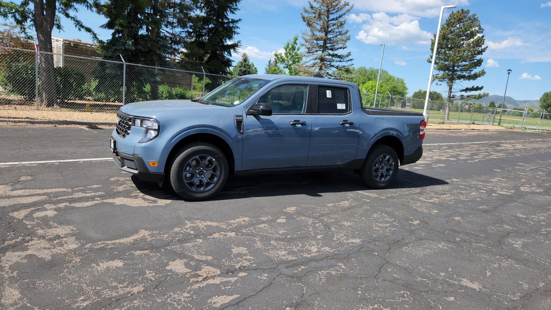 New 2026 Azure Gray Metallic Tri-Coat Ford XLT image 3