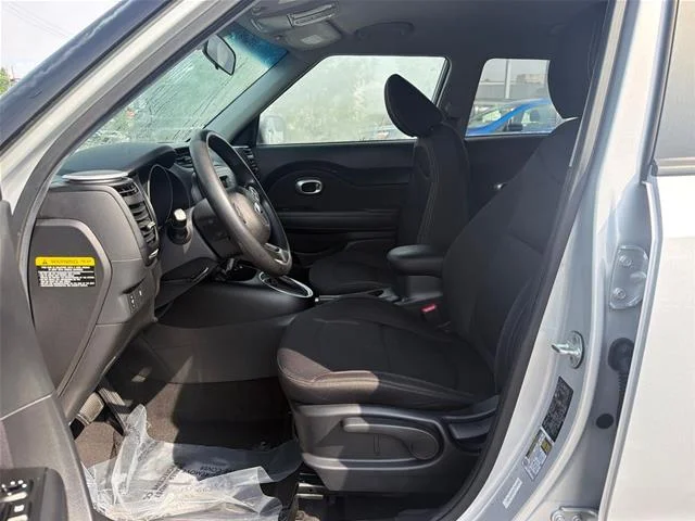 Used 2015 Bright Silver Kia  image 9