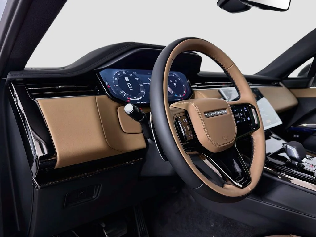 New 2026 Fuji White Land Rover Dynamic SE image 9