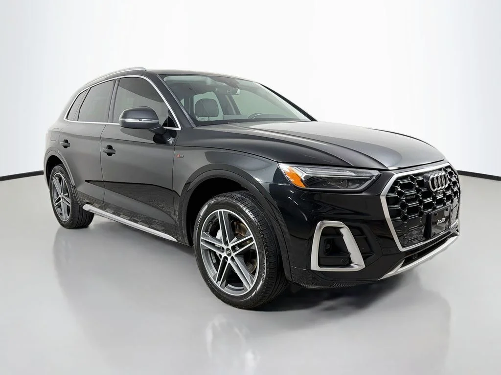 Used 2023 Black Audi 55 Premium image 3