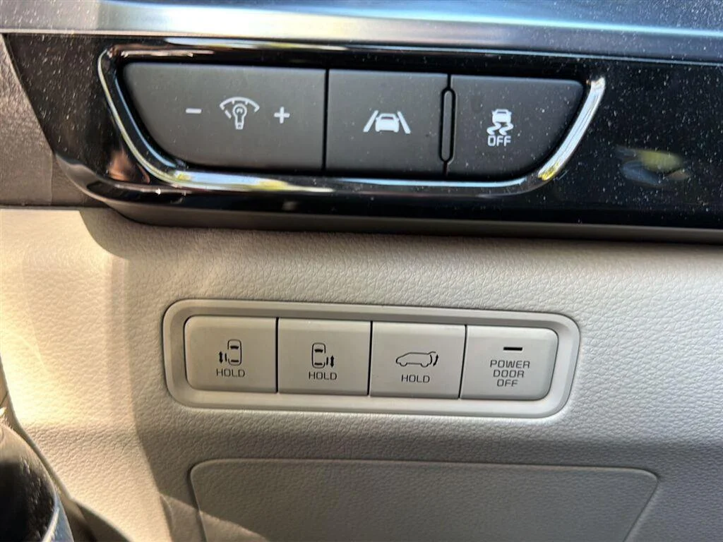 Used 2024 Snow White Pearl Kia SX Prestige image 21