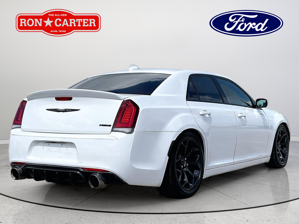 Used 2019 White Chrysler S image 6