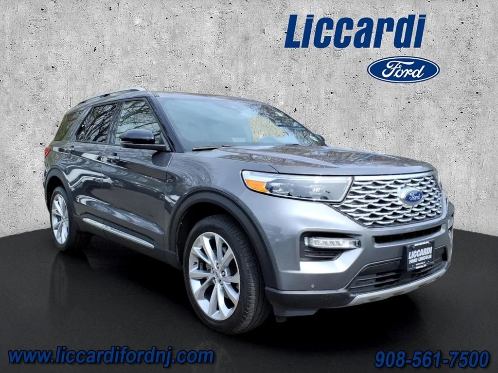 2023 Ford Explorer Platinum 4WD's photo