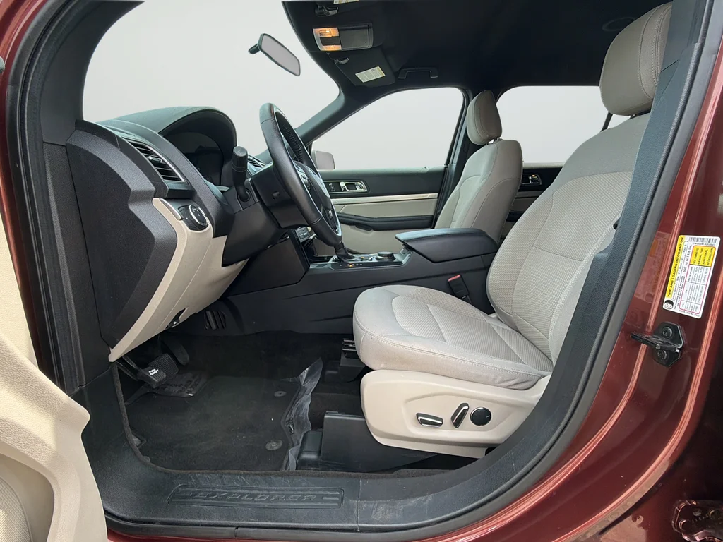 Used 2018 Red Ford XLT image 10