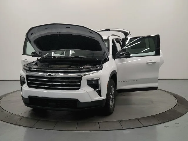 2027 Chevrolet Traverse LT - Photo 12
