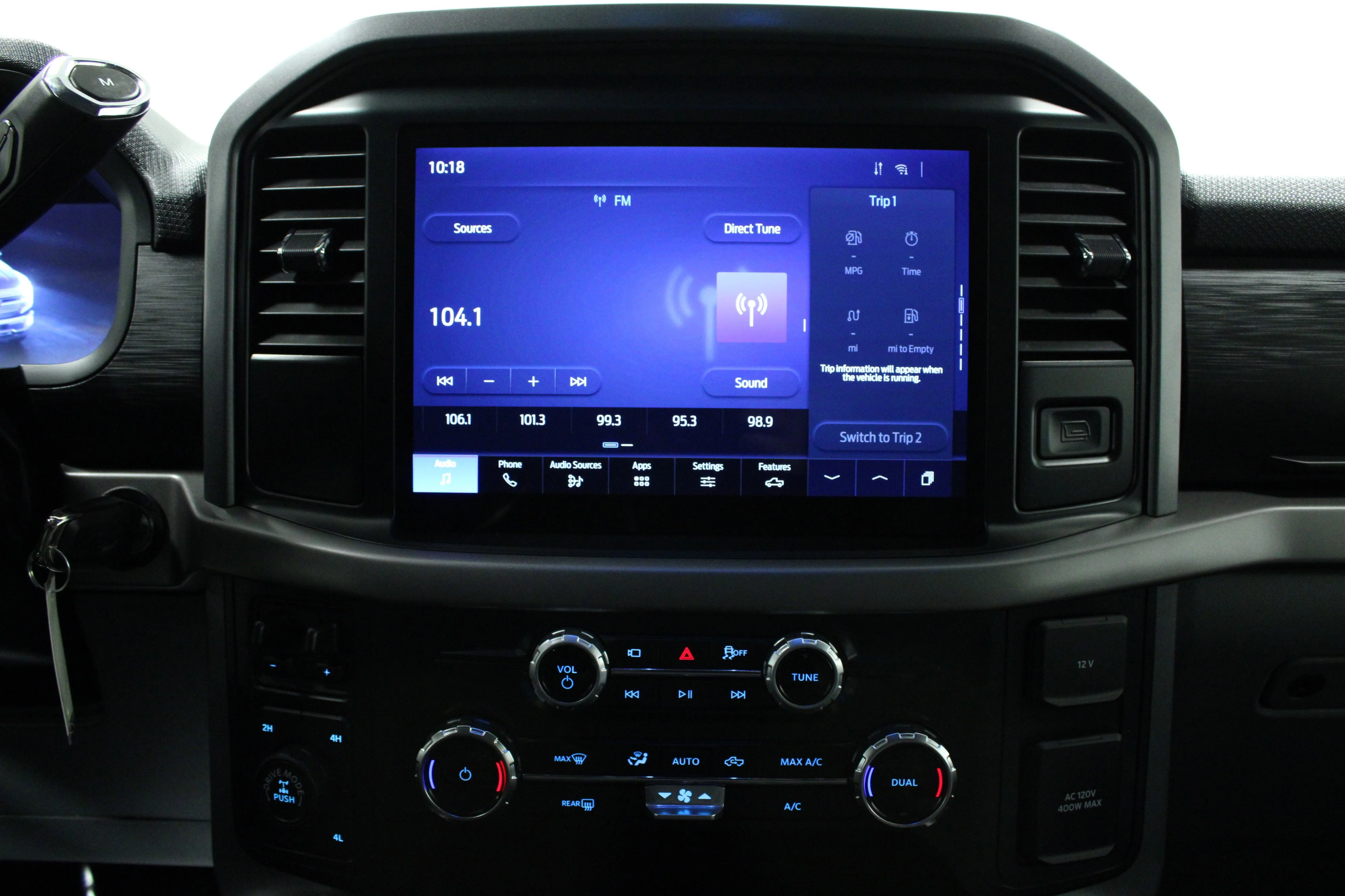 Used 2025 Oxford White Ford XLT image 23