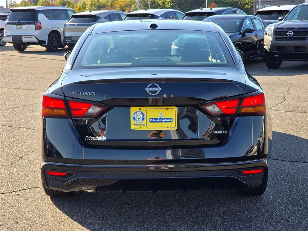 Used 2025 Black Nissan 2.5 SV image 23