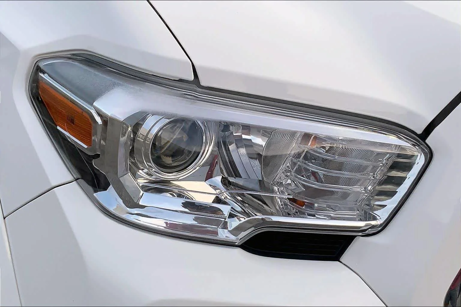 Used 2023 Ice Cap Toyota SR5 image 26
