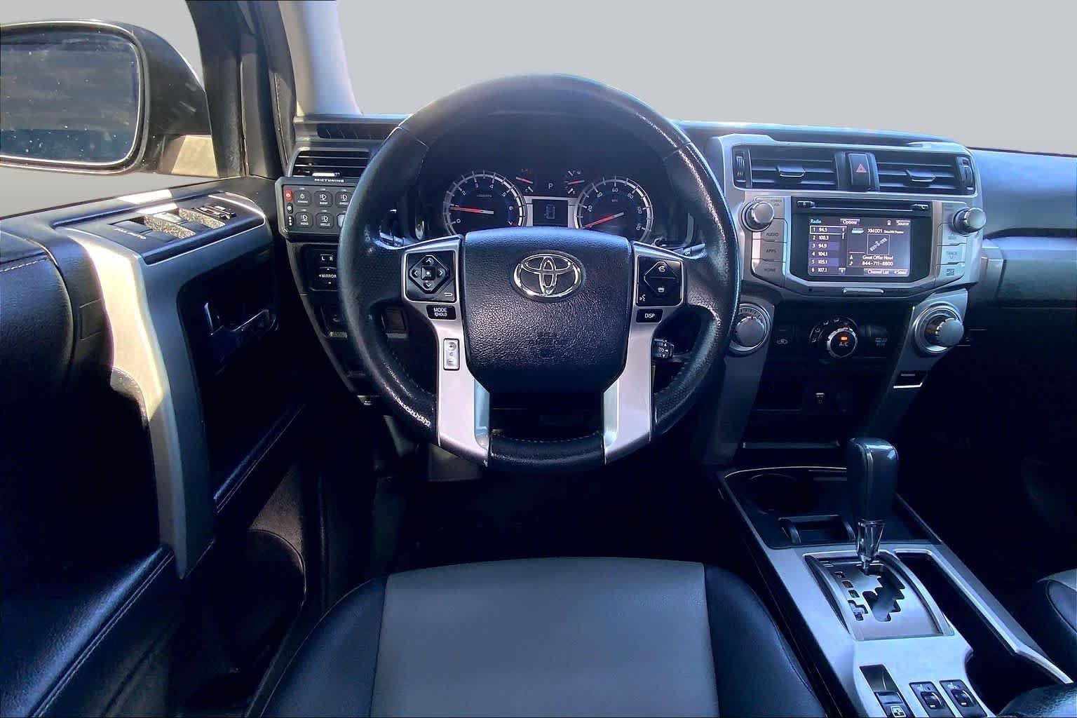 Used 2018 Nautical Blue Metallic Toyota SR5 Premium image 4