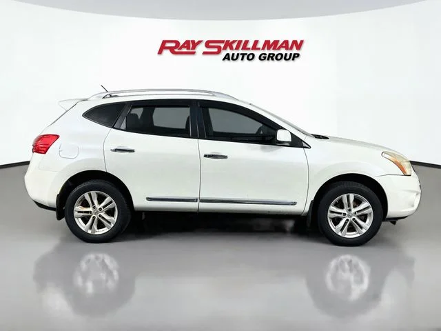 Used 2013 White Nissan SV image 8