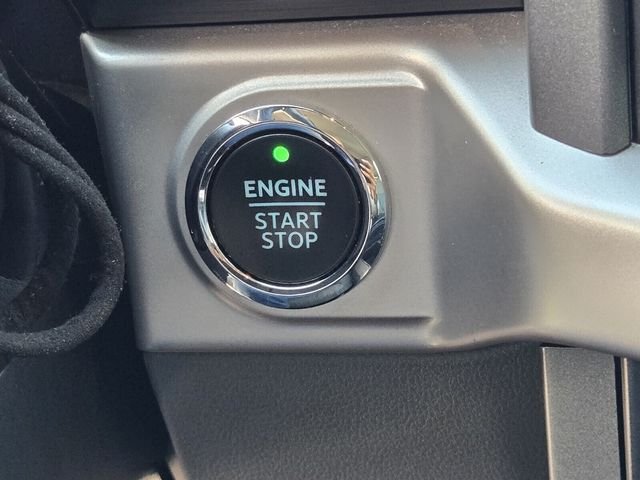 Used 2022 White Ford XLT image 24