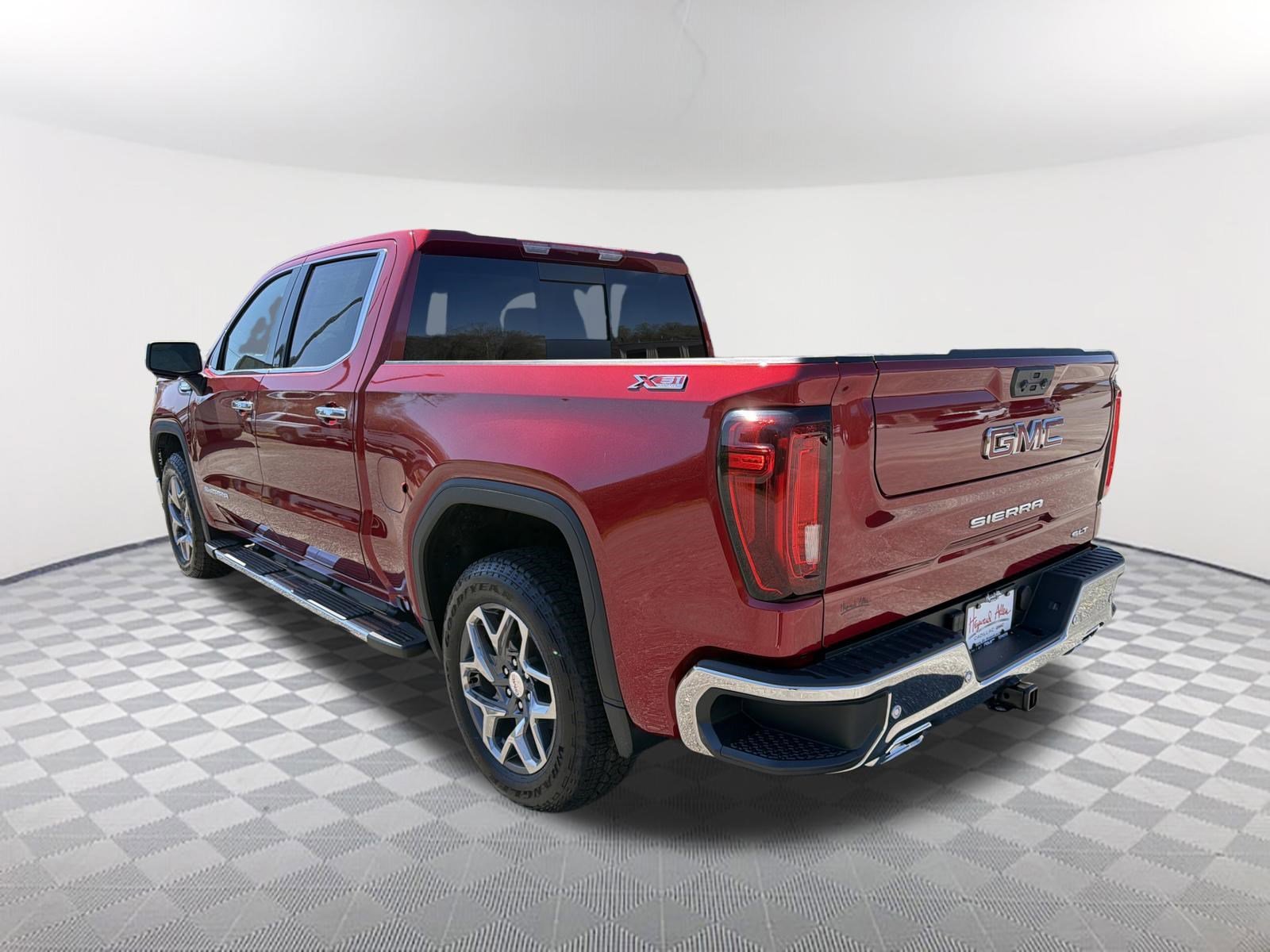 2026 GMC Sierra 1500 SLT - Photo 7