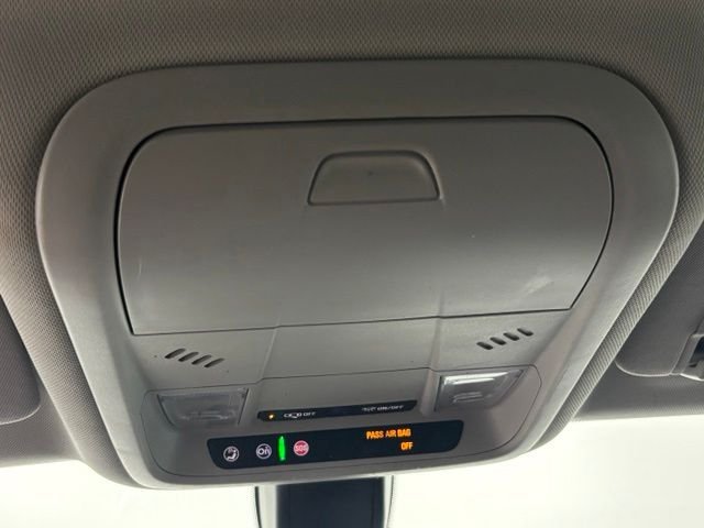 Used 2019 White Chevrolet LT image 28