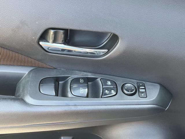 Used 2022 Gray Nissan SR image 27