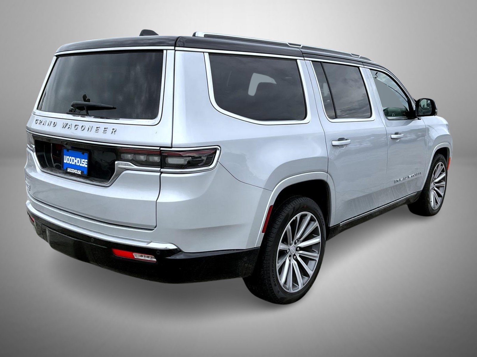 Used 2023 Silver Jeep Base image 5