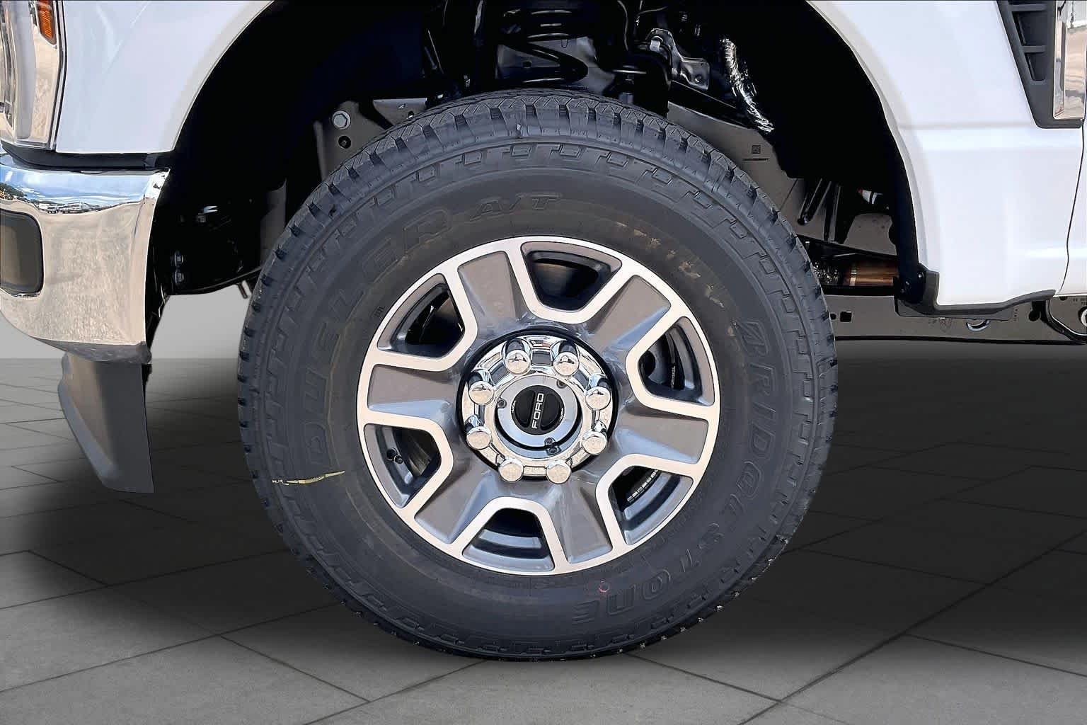 New 2026 Oxford White Ford F-250® Lariat® image 11