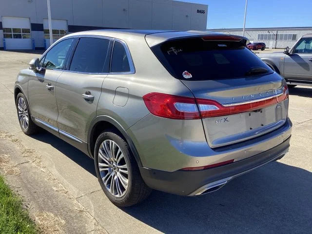 Used 2016  Lincoln Reserve image 14