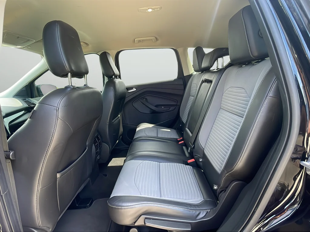 Used 2019 Black Ford SE image 17