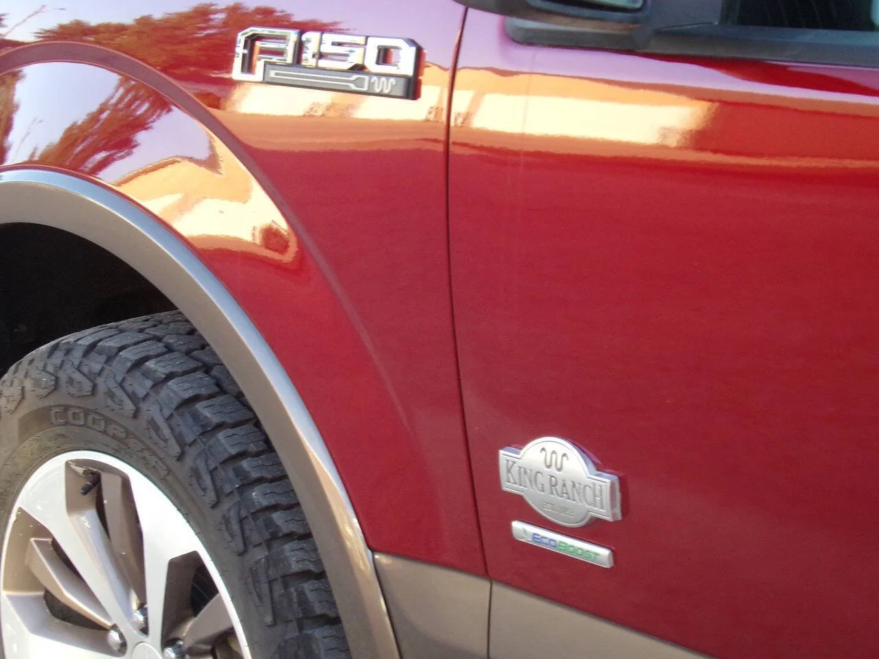 Used 2016 Red Ford King Ranch 4x4 4dr SuperCrew 5.5 ft. SB image 9