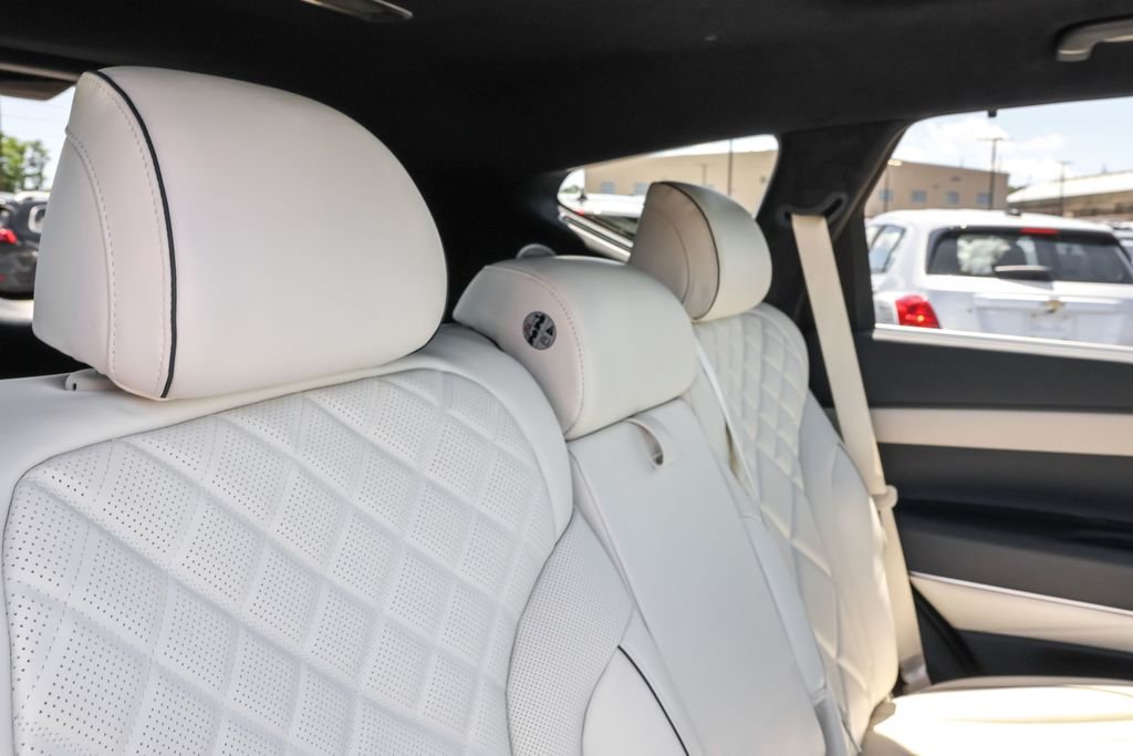 Used 2025 White Genesis 3.5T Prestige image 44