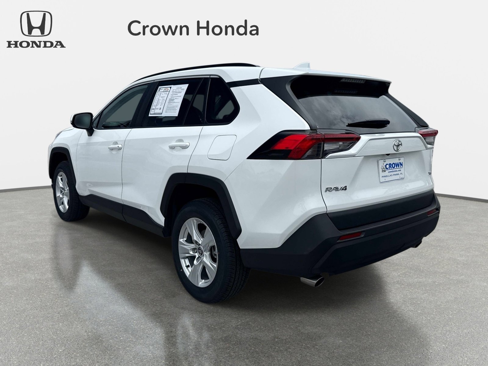 Used 2021 Super White Toyota XLE image 3