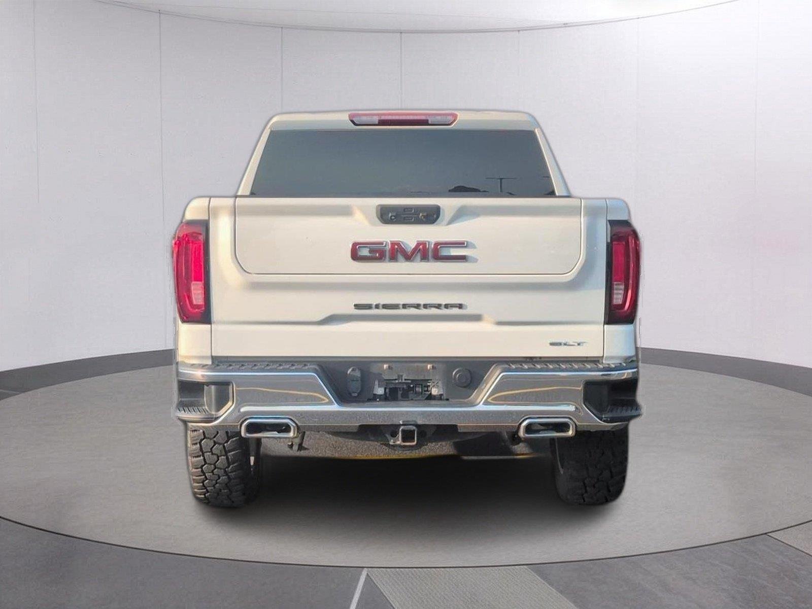 Used 2023 SUMMIT WHITE GMC SLT image 4