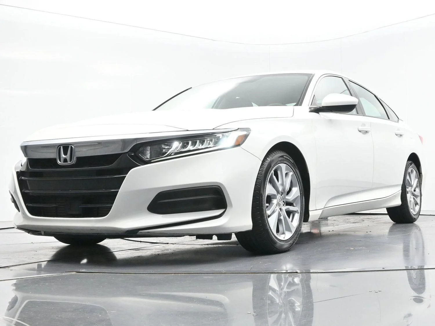 Used 2020 Platinum White Pearl Honda LX image 43