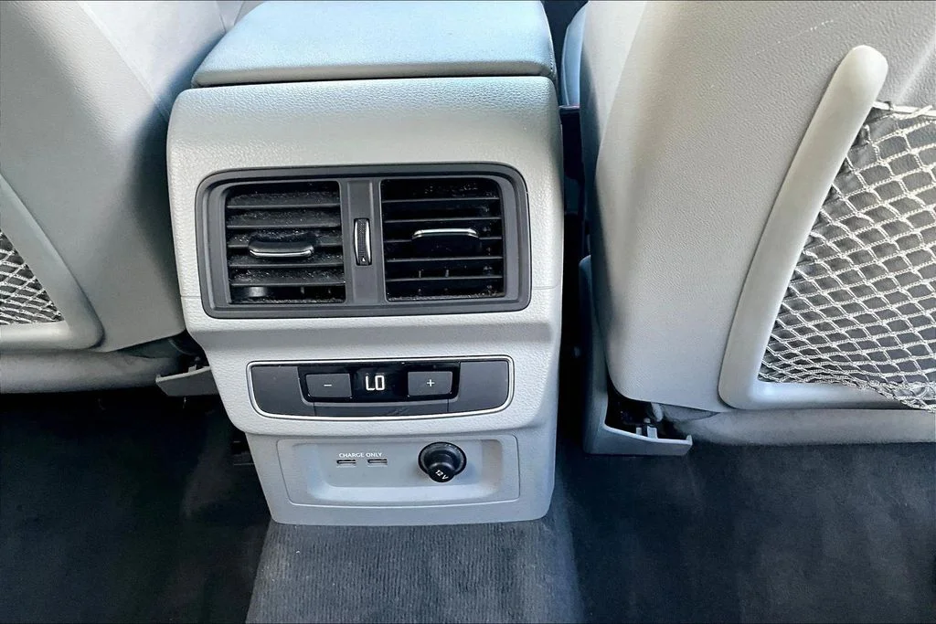 Used 2023  Audi 40 Premium image 10