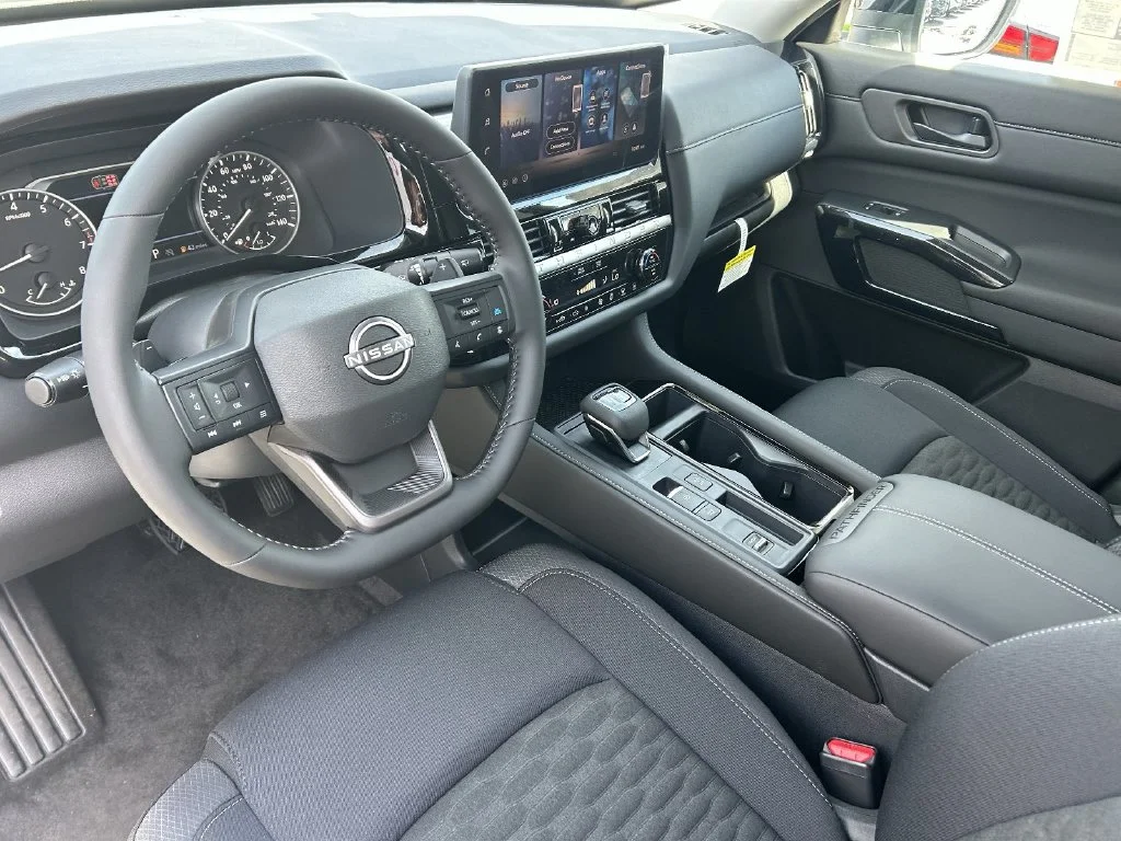 New 2026 Everest White Pearl TriCoat Nissan SV image 13